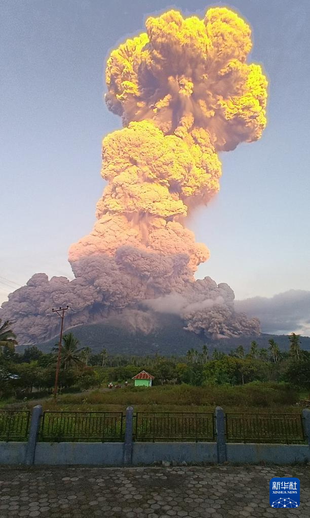 印尼一火山持續(xù)噴發(fā) 部分往返巴厘島航班取消