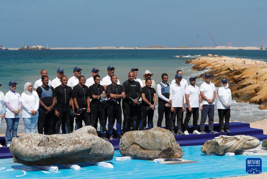 埃及從地中海打撈起數(shù)件文物