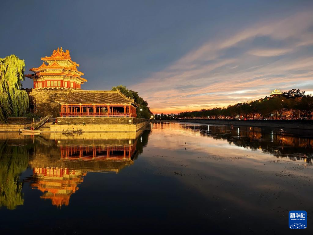 京城晚霞 絢爛如畫