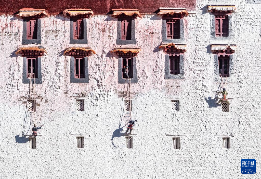 布達(dá)拉宮迎來年度“美容”